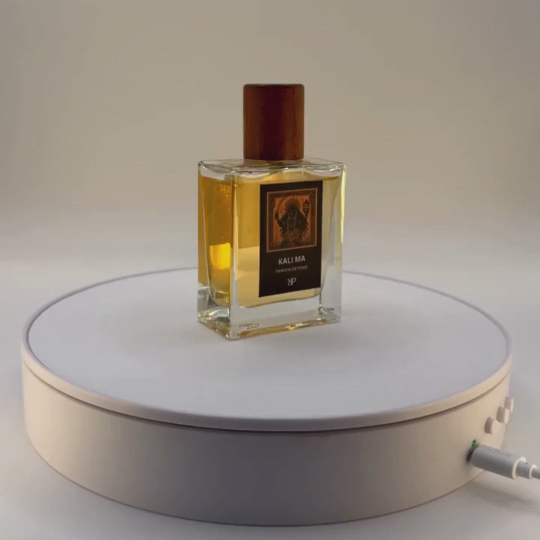 Parayan O Rakkhoshgon Kali Ma Parfum de Robe fragrance bottle 360 degree video