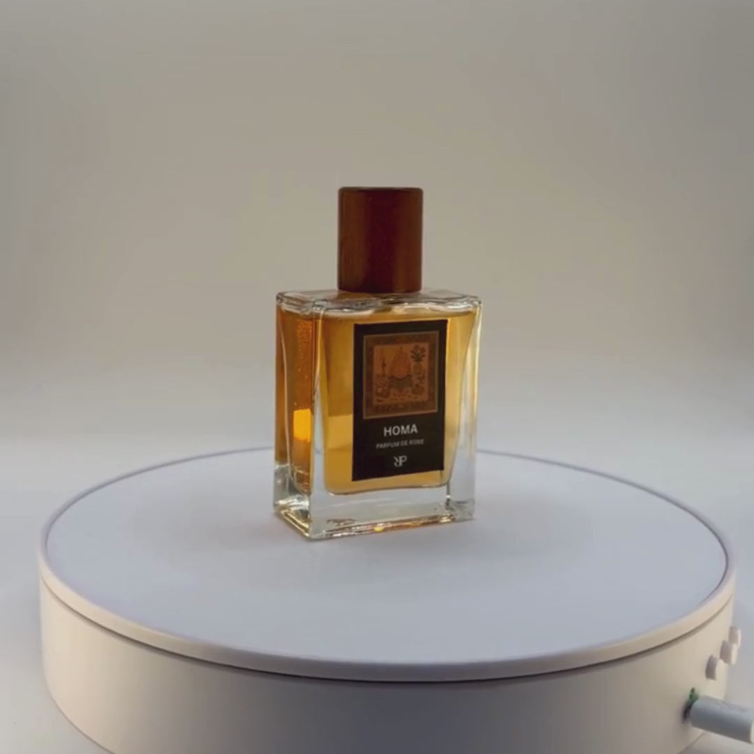 Parayan O Rakkhoshgon Homa Parfum de Robe fragrance bottke 360 degree video 