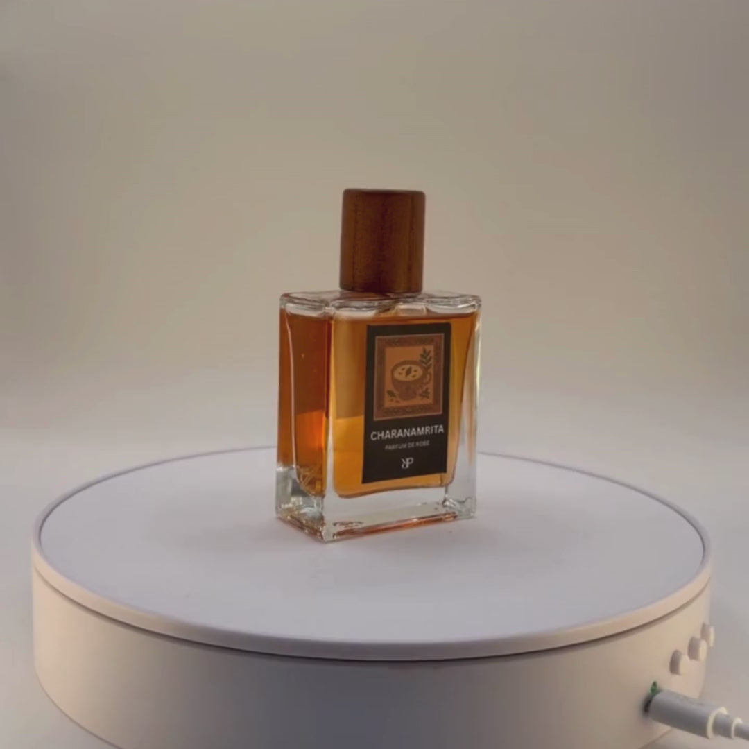 Parayan O Rakkhoshgon Charanamrita Parfum de Robe fragrance bottle 360 degree video
